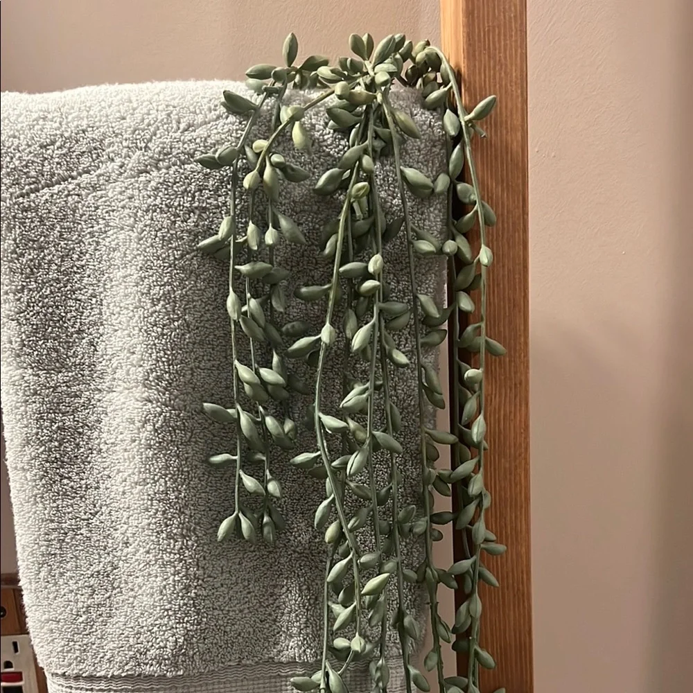 Pottery Barn Green Faux Floral Garland